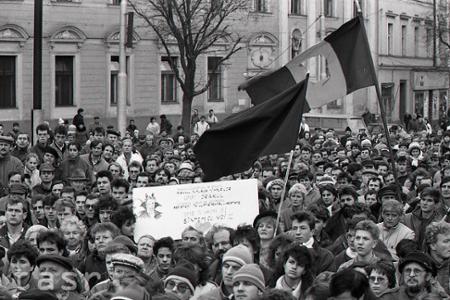 Rok 1989: Slováci podporili rumunský ľud v jeho boji za demokraciu