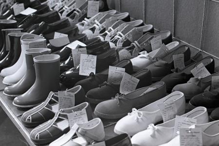 Rok 1954: Nové typy topánok pre pracujúcich