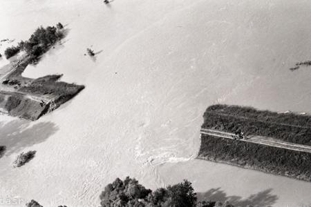 1965:Celá republika sleduje zatopený juh Slovenska