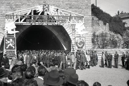 Rok 1949:Otvára sa tunel, Slovanská cesta i botanická záhrada