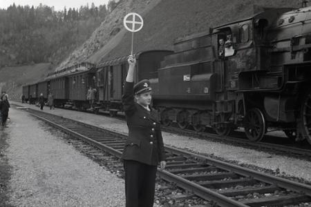 Rok 1952: Štátne železnice vyhodnocujú súťaž o vzorných pracovníkov