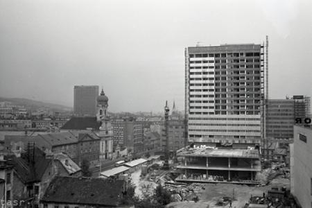 Rok 1972: V centre Bratislavy vyrastá hotel Kyjev
