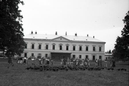 Rok 1954: Kaštieľ vo Voderadoch zmenili na poľnohospodársku školu