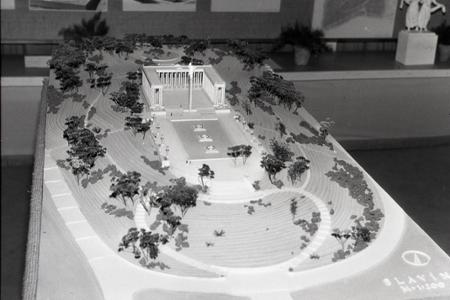 Rok 1953: Vyberajú sa architektonické návrhy pre Slavín