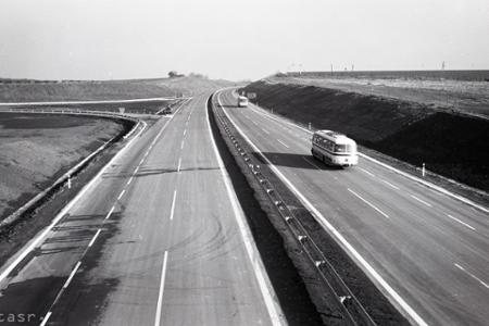 Rok 1975: Bratislavu so Sencom spája diaľnica