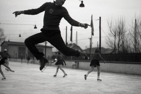 Rok 1953: Preteky slovenských krajov v krasokorčuľovaní 