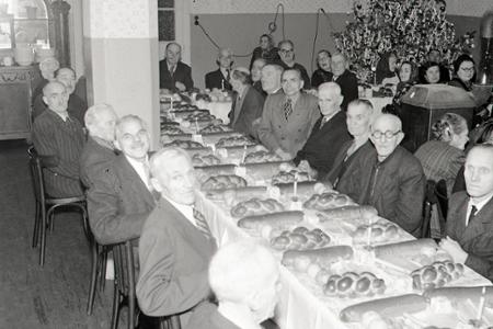 Rok 1956: Pokojné Vianoce v domovoch dôchodcov 