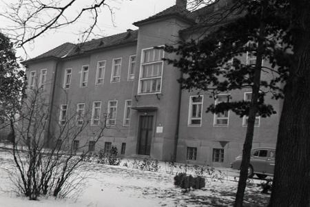 Rok 1964: Prvá vinohradnícka škola v Uhorsku bola v Modre