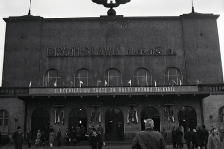 Rok 1969: Elektrifikácia železničnej trate Bratislava - Štúrovo