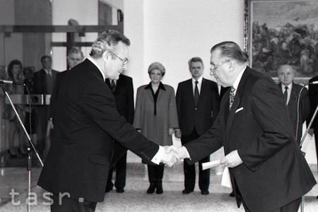 Rok 1993: Slovensko má prvého predsedu ústavného súdu.