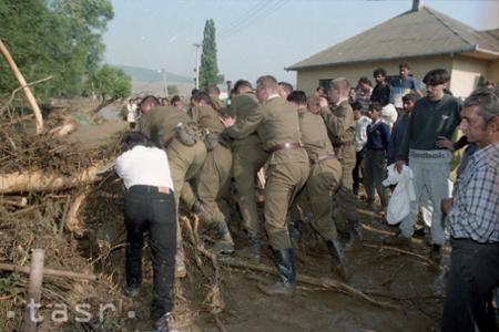 Rok 1998: Povodne na východnom Slovensku pripravili o život 50 ľudí