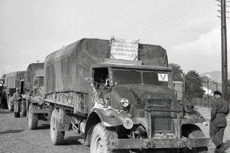 V októbri 1945 začali na Slovensko prichádzať prví presídlenci