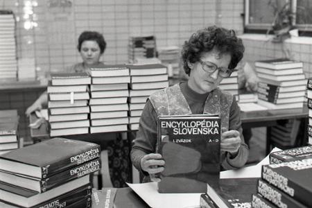 Rok 1977: Vychádza Encyklopédia Slovenska