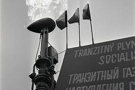 Rok 1973: Slávnostný štart prevádzky prvej línie tranzitného plynovodu 