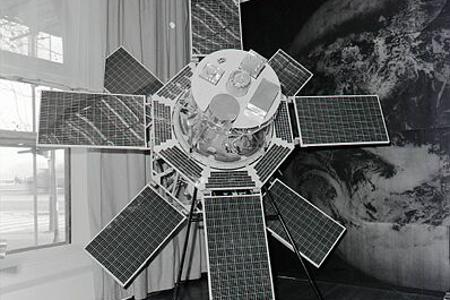 Na Mesiaci pristála sovietska sonda Lunik 9