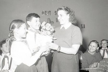 Deň učiteľov sa v Československu začal oslavovať v roku 1955