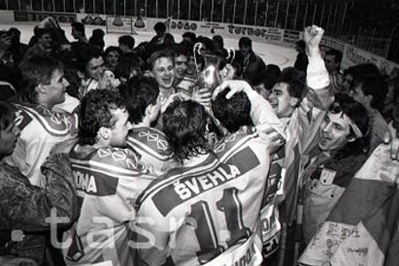 Rok 1992: Hokejisti trenčianskej Dukly zaznamenali historický úspech