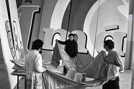 Oslavujeme 1.máj – sviatok všetkých pracujúcich, ktorí budujú socializmus