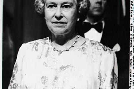 Alžbetu II. korunovali za britskú kráľovnú 