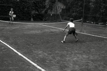 Rok 1954: Zanietení pionieri si neskladali šatku ani na športoviskách