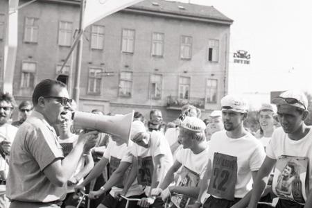 Rok 1967: Odštartovali I.kolobežkovú rallye Bratislava-Brno-Praha