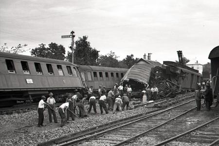 Rok 1947:Sekule sa lúčia s obeťami železničného nešťastia