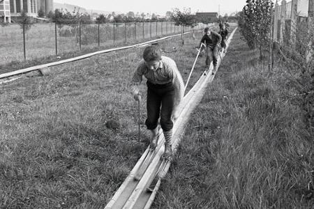 Rok 1959:V Liptovskom Mikuláši majú umelú lyžiarsku bežeckú dráhu