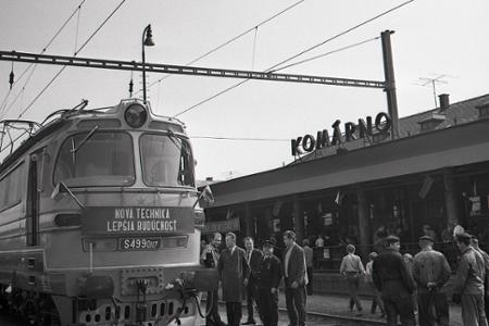 Rok 1969:Dokončili elektrifikáciu železničnej trate do Komárna