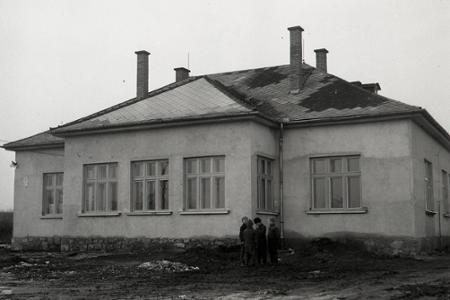 Rok 1957: Nové zdravotné stredisko pre Seňu