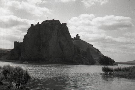 Rok 1974: Pokračuje obnova hradu Devín 