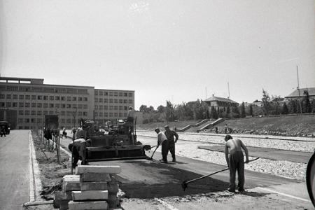 Rok 1971: Z Gottwaldovho námestia v Bratislave bude parkovisko