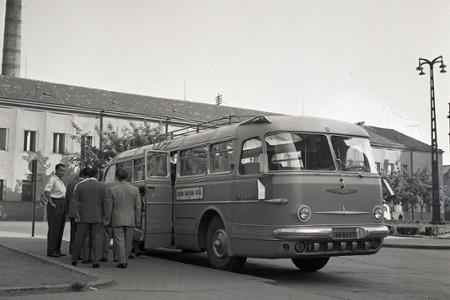 Rok 1958: Zriadili autobusovú linku Bratislava - Budapešť
