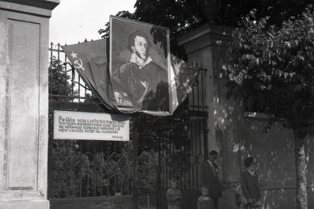 Rok 1949: V Bratislave otvorili Puškinov sad