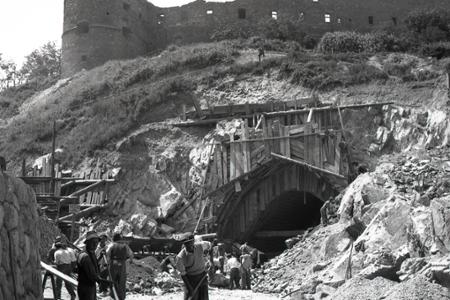 Rok 1949: Tunel pod Bratislavským hradom čoskoro dokončia 