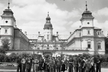 Rok 1954: Prví absolventi PTŠ v Bernolákove