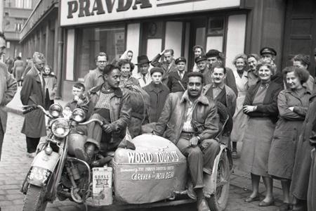 Rok 1956: Z Indie do Bratislavy na motorke