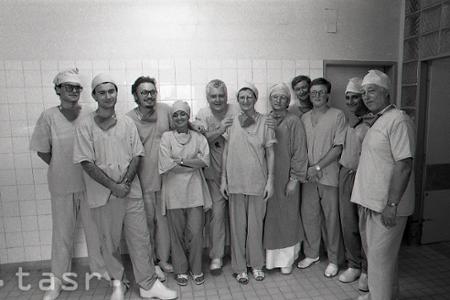 Rok 1989: Prvá transplantácia do ľudského mozgu v ČSSR
