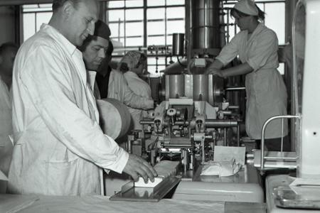 Rok 1964: Prvé maslo  z Čalova 