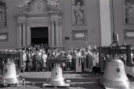 Rok 1995: Nové zvony pre katedrálny chrám v Trnave