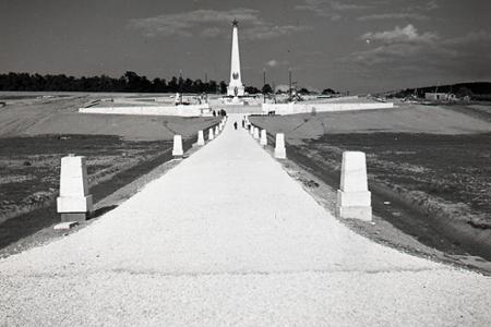 Rok 1954: Vo Svidníku dokončujú pamätník našim osloboditeľom