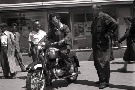 Rok 1955: Rastie dopyt po motocykloch