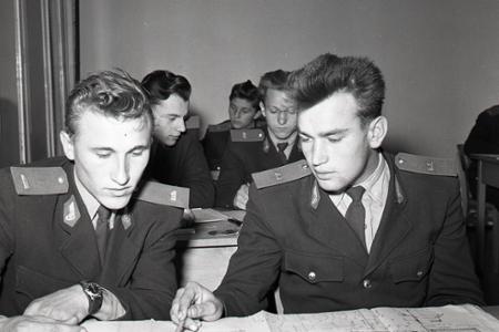 Rok 1957: Prví absolventi pre Čs. štátne železnice