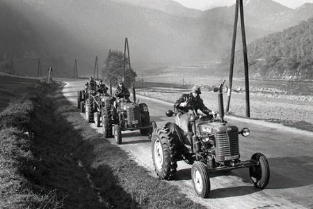 Rok 1957: Nové traktory pre novozaložené JRD