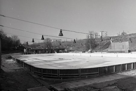 Rok 1972: V Žiari nad Hronom otvorili zimný štadión