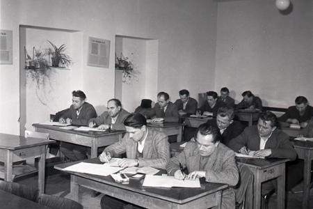 Rok 1962: Armatúrka Myjava si sama vzdeláva zamestnancov