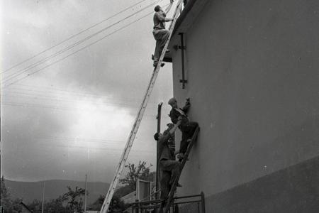 Rok 1960: Elektrifikovali poslednú obec v ČSSR