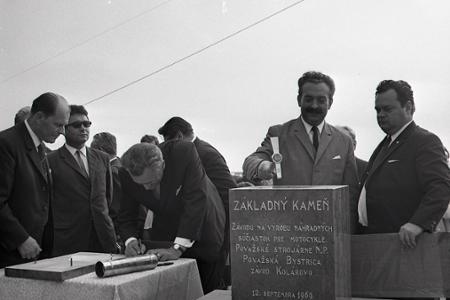 Rok 1969: Základy priemyslu v Kolárove