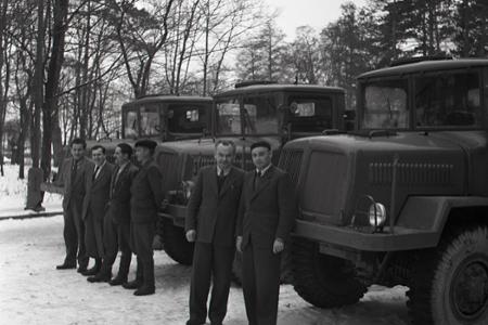 Rok 1957: Za víťazstvo v súťaži nákladné auto Tatra 128
