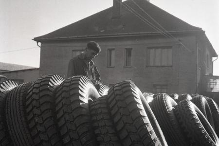 Rok 1968: Zvýšený dopyt po protektorovaných pneumatikách