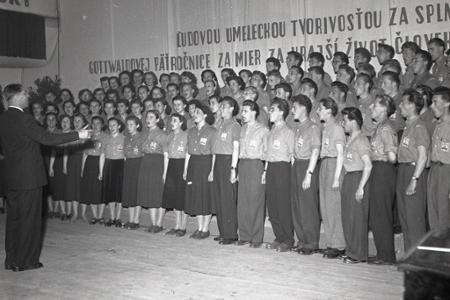 Rok 1953: Prešov hostí prehliadku najlepších ochotníckych súborov